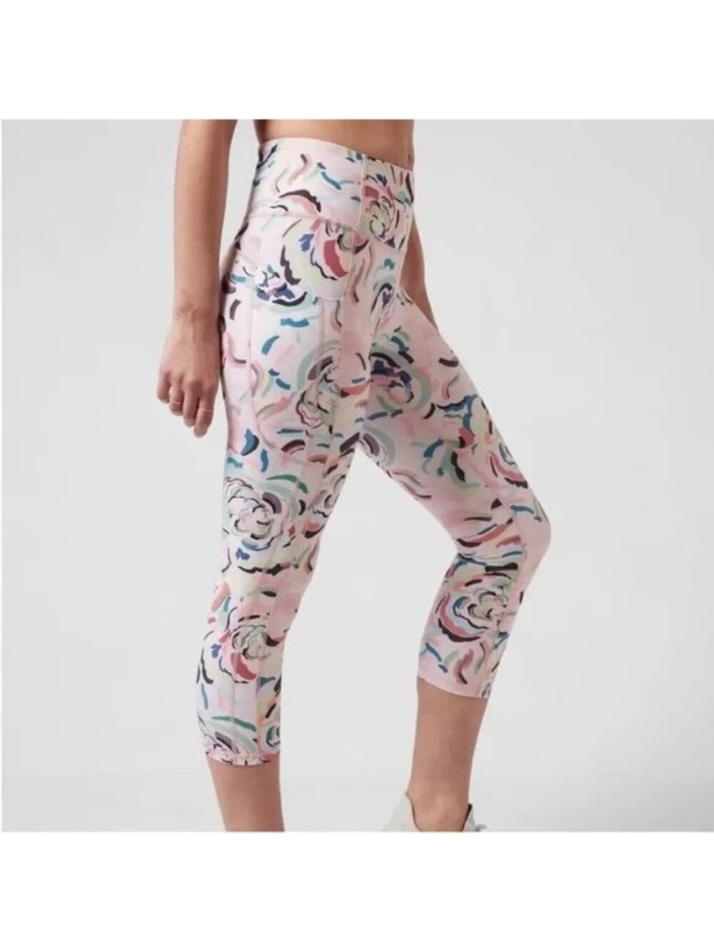 Athleta XL Ultimate Stash ll Capri Leggings Pink Floral